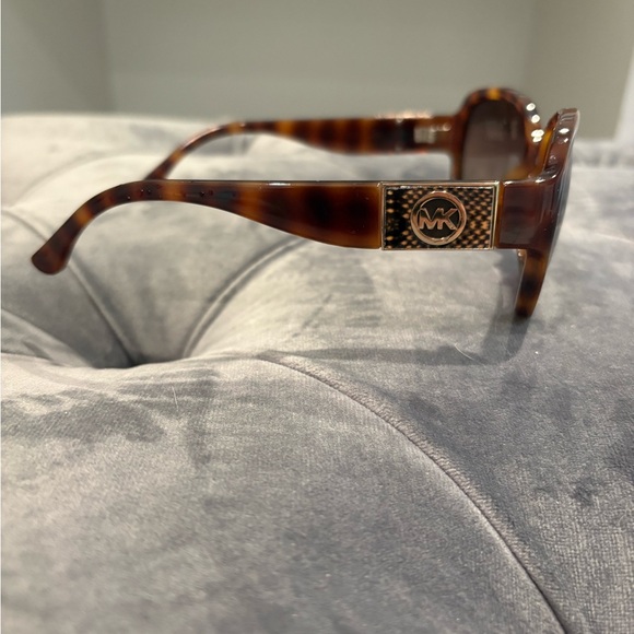 Michael Kors Lydia Tortoise Shell Women's Sunglasses - Picture 4 of 5